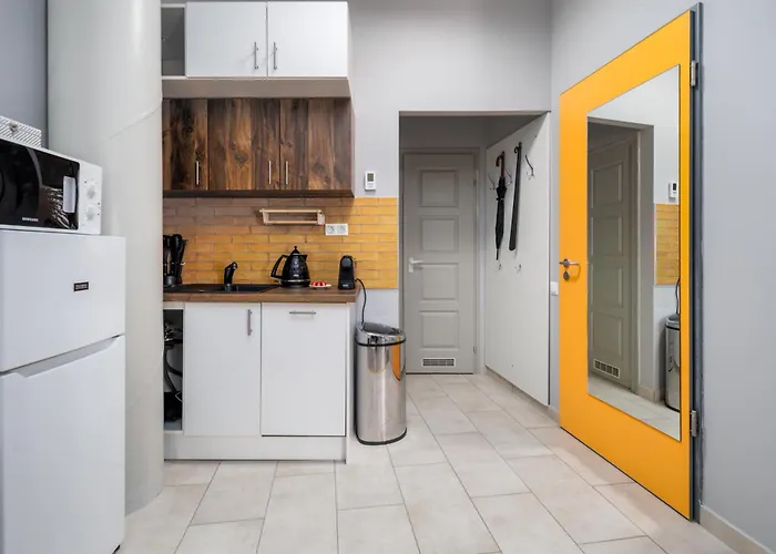 Downtown House Orange 4*