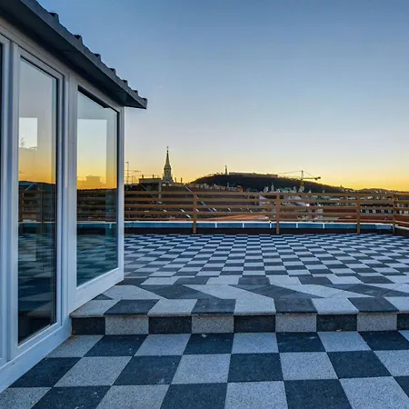 Downtown House Orange Aparthotel 4*