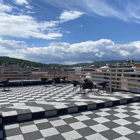 Downtown House Orange 4*