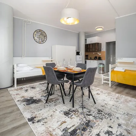 Hotel apartamentowy Downtown House Orange 4*