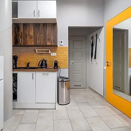 Hotel apartamentowy Downtown House Orange 4*